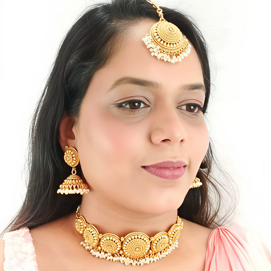 VASUNDHARA REGAL DOME MOTIF CHOKER SET