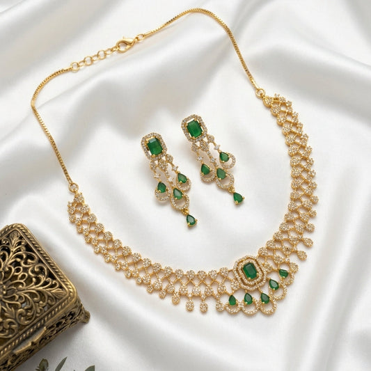 ELEGANT EMERALD GREEN AD MOTIF NECKLACE AND EARRINGS SET