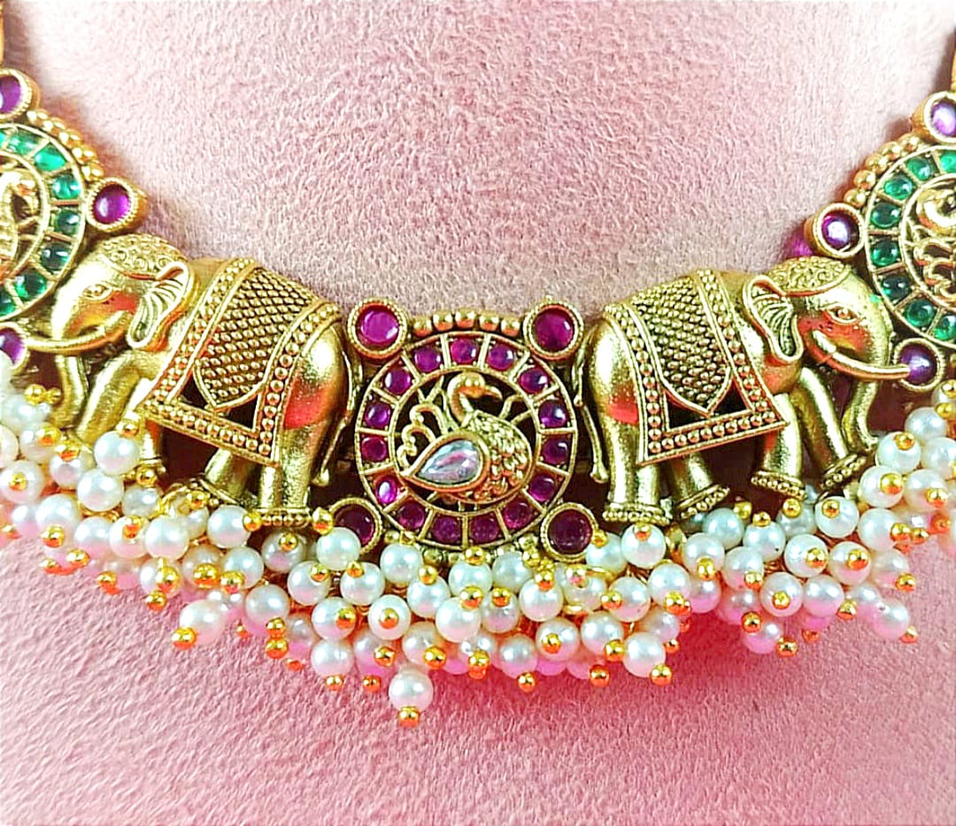 GAJA LAKSHMI JADAAU STONE BEADED NECKLACE