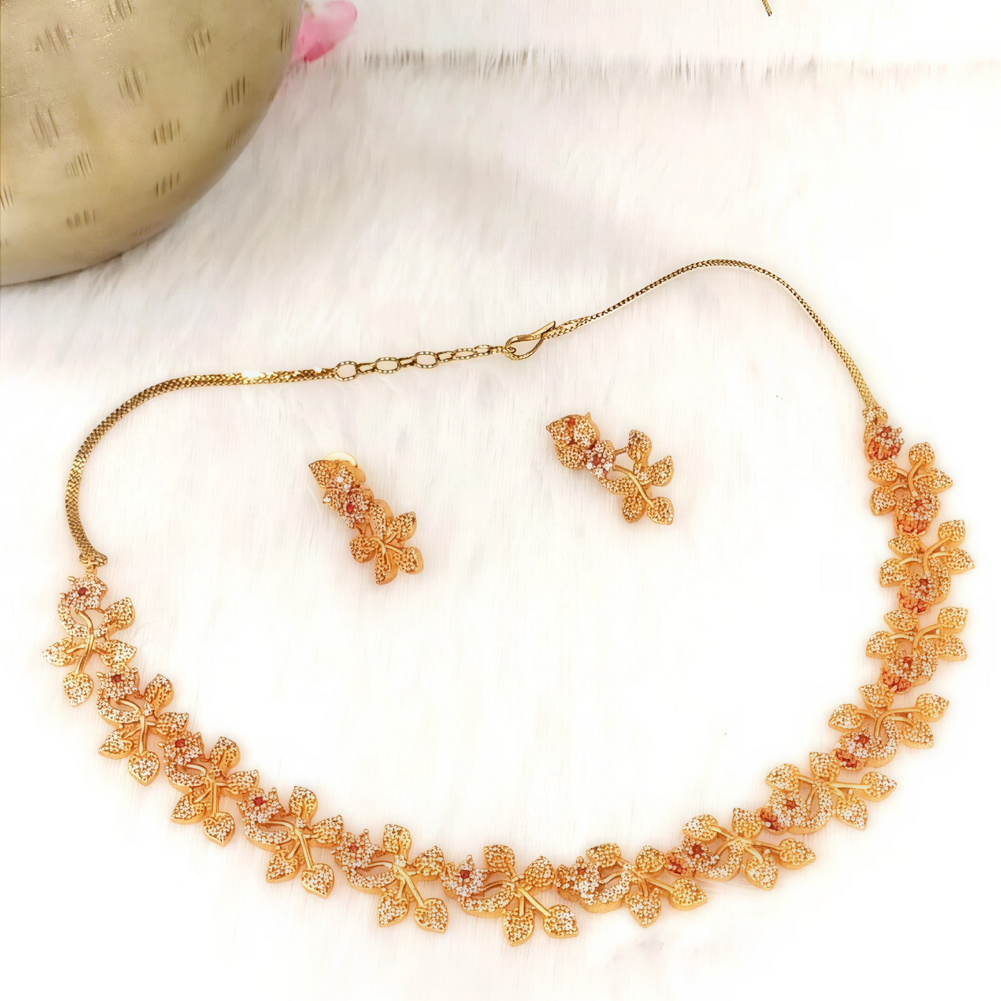 REGAL AD CHARMING NECKLACE SET